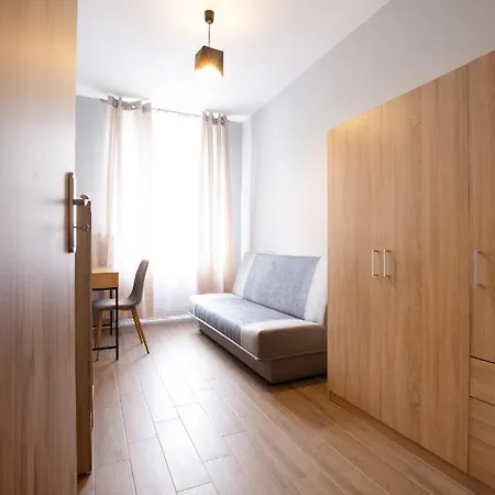 Royal Piotrkowska 33 Hostel