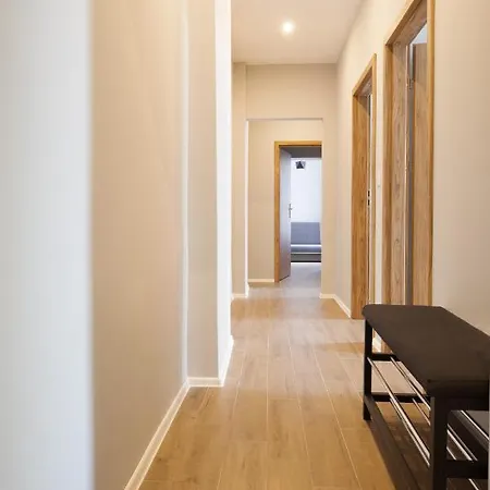 Royal Piotrkowska 33 Лодзь