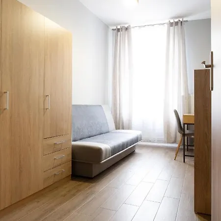 Royal Piotrkowska 33