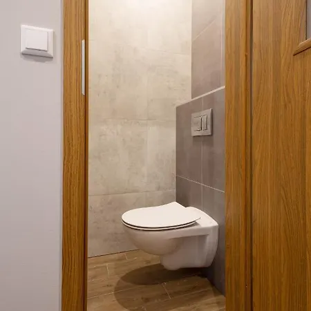 Royal Piotrkowska 33