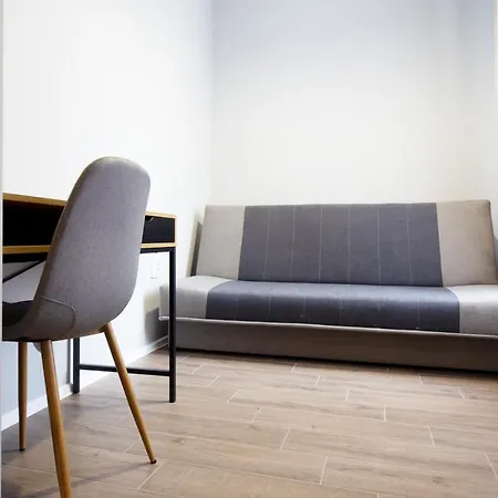 Royal Piotrkowska 33 Hostel *