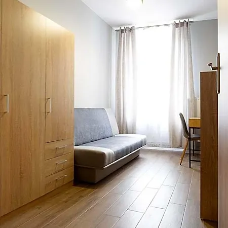 Royal Piotrkowska 33 Hostel *