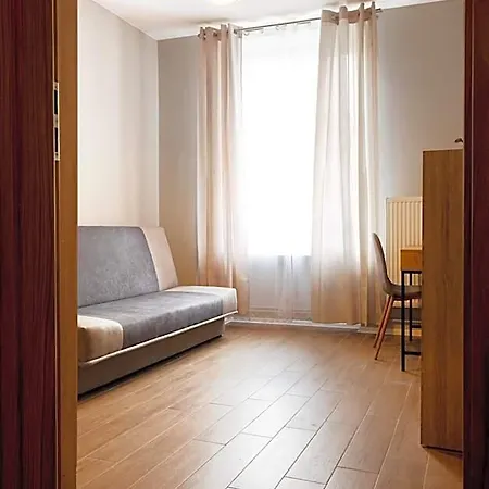 Royal Piotrkowska 33 Hostel