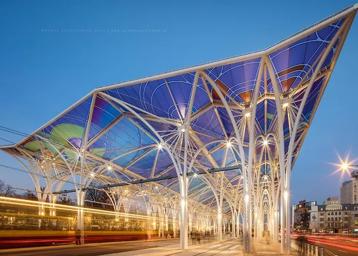 Royal Piotrkowska 33 *