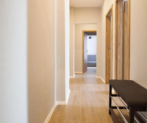 Royal Piotrkowska 33 罗兹