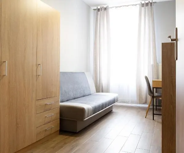 Royal Piotrkowska 33