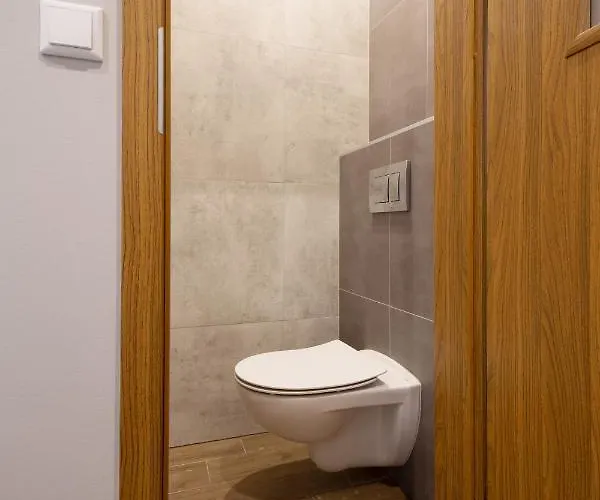 Royal Piotrkowska 33